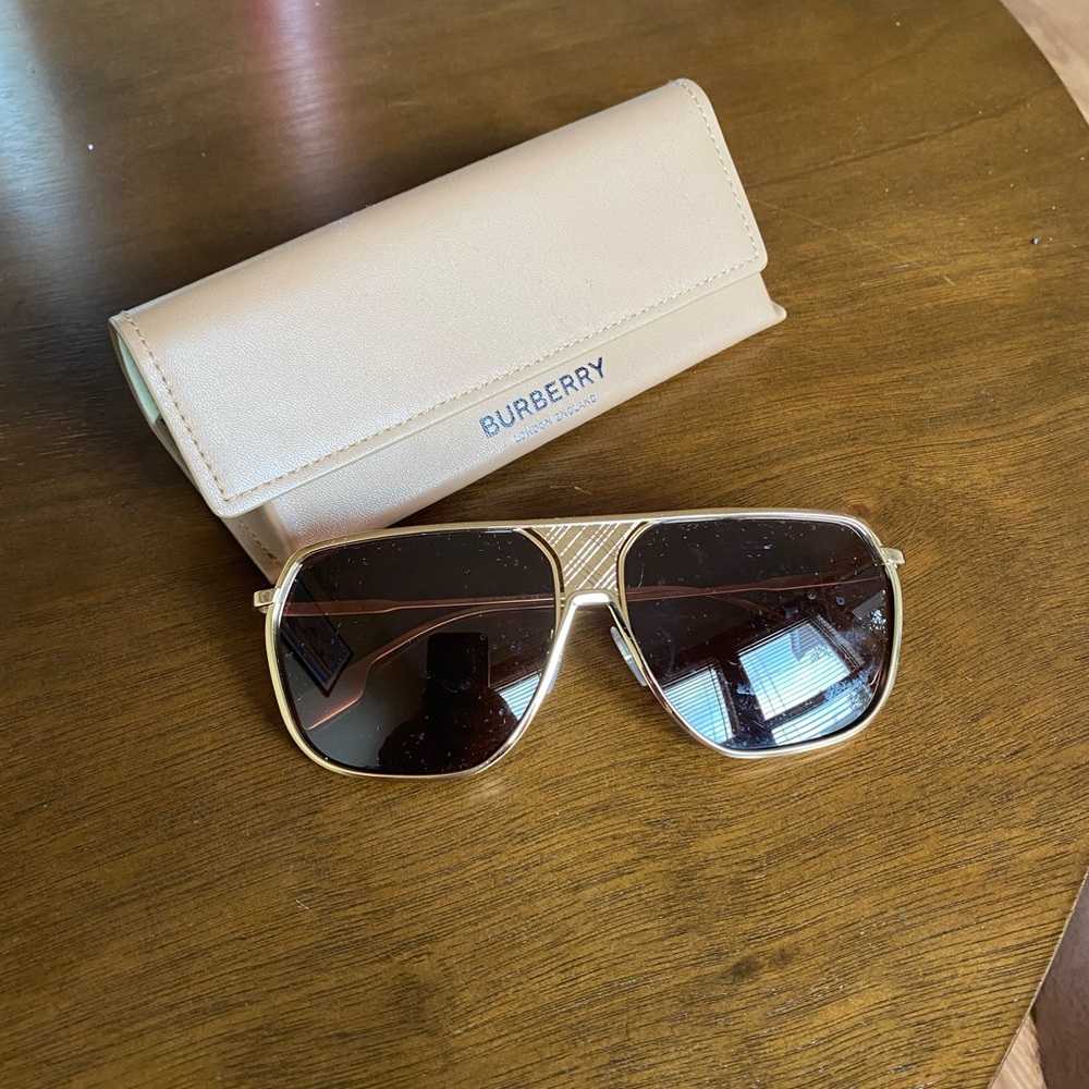 NEW Burberry gold frame brown sunglasses